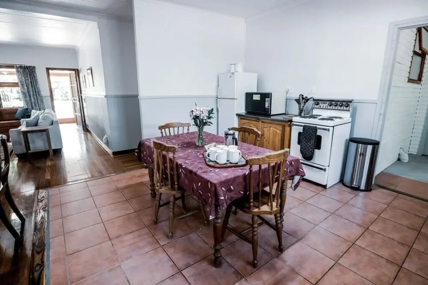 Audreys Vineyard Cottage & Homestead