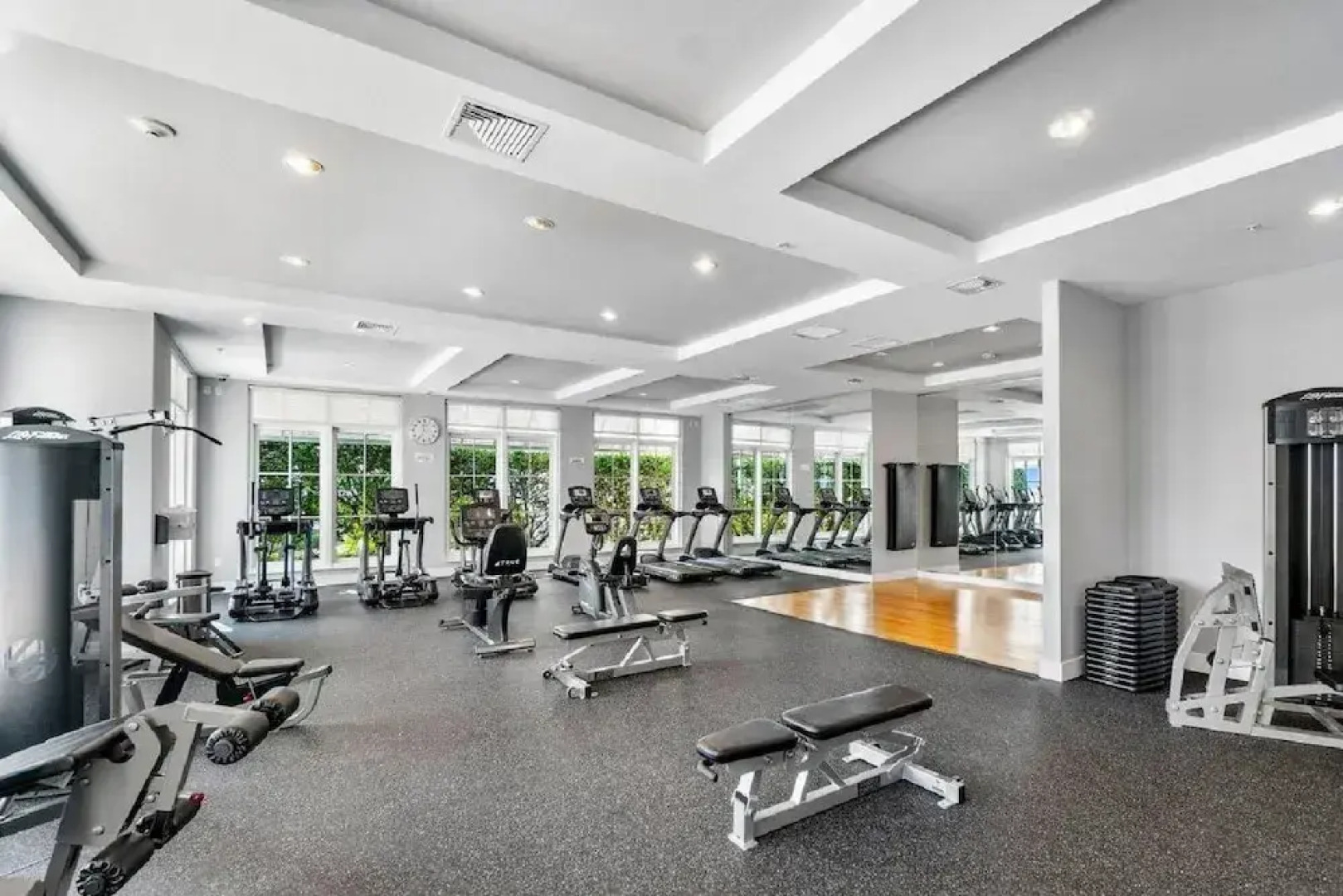 314s Nautical Beach Suite - 2 Beds!, Pools, Jacuzzi, Beach, Shops & Dog Friendly