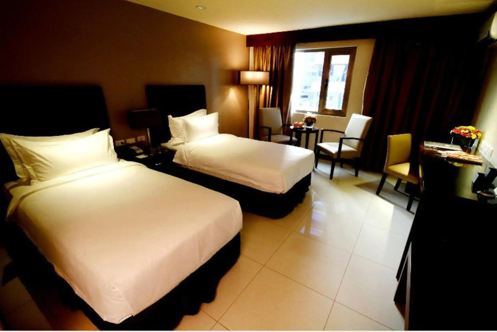 Mandarin Plaza Hotel