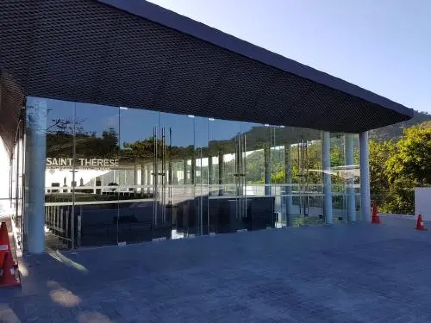 Myna Lagoon Pico de Loro