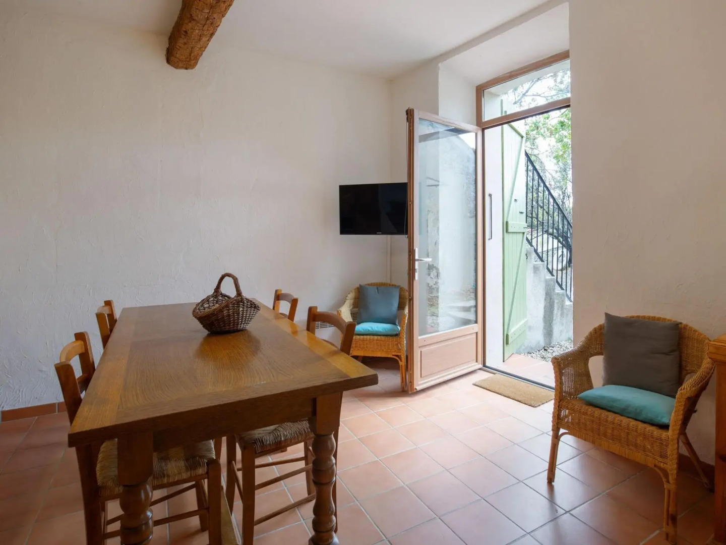 Charming Holiday Home in Tautavel with Balcony