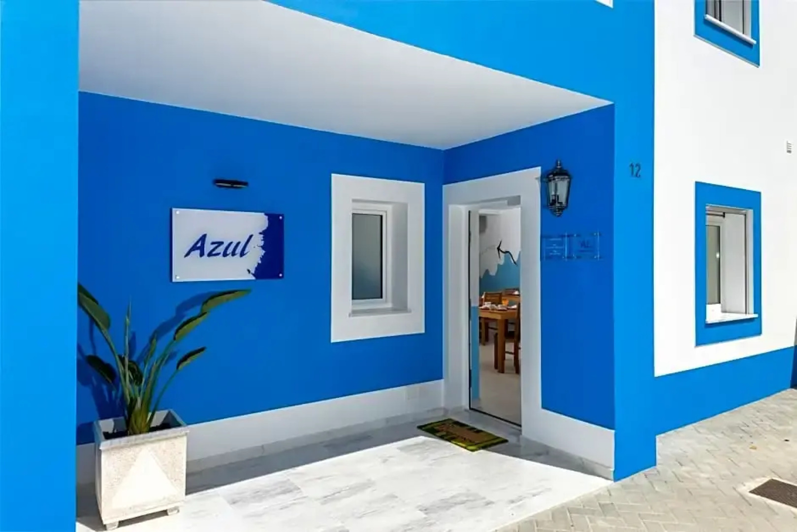 Azul