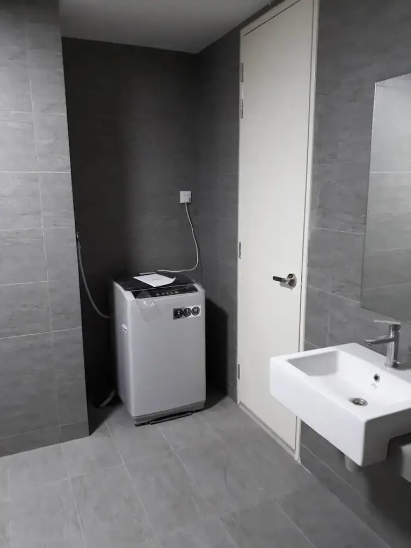 Woodsbury Suites 7722 Butterworth