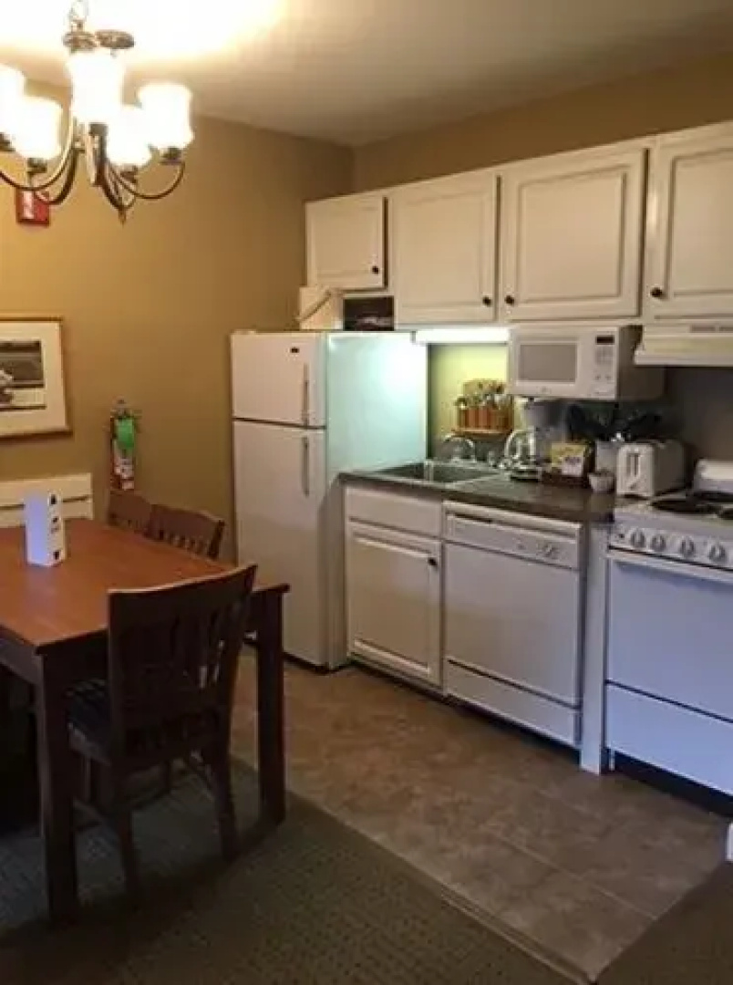 Grand Summit Hotel
