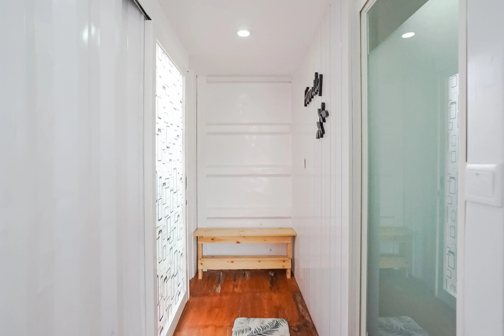 Container Smart Stay (CSS)