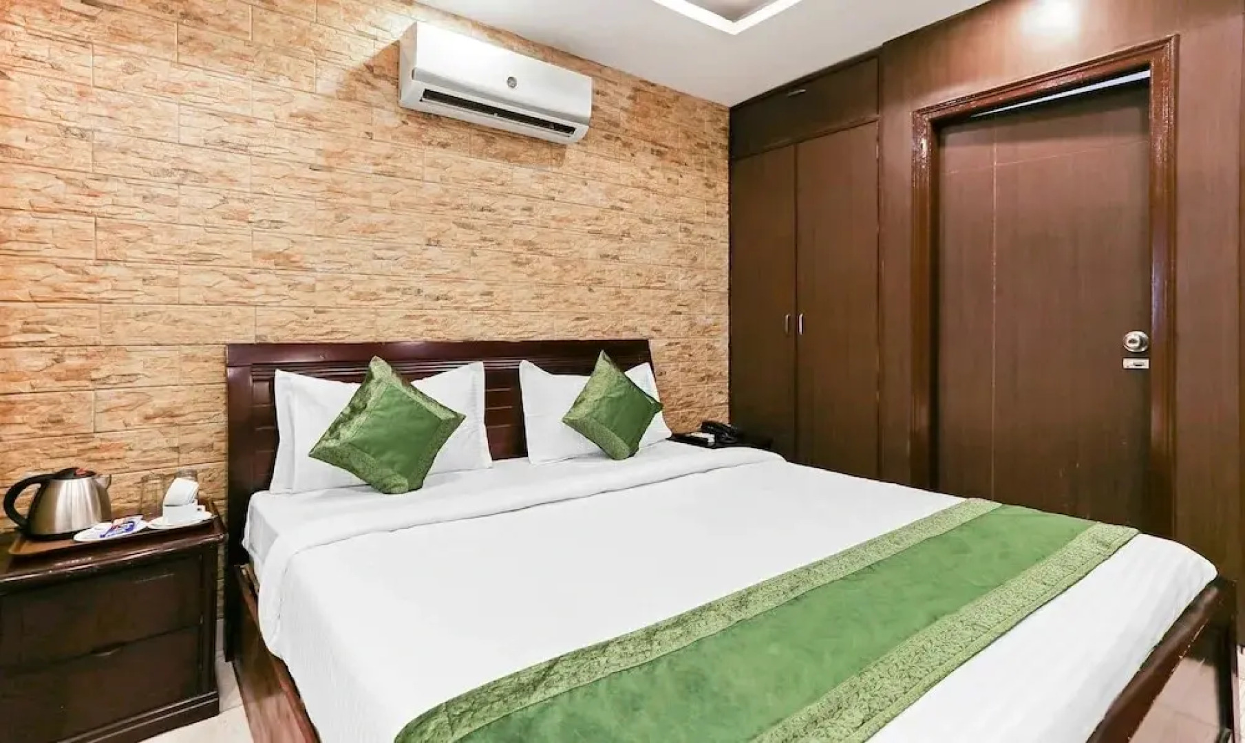 Hotel Highland Inn by Treebo