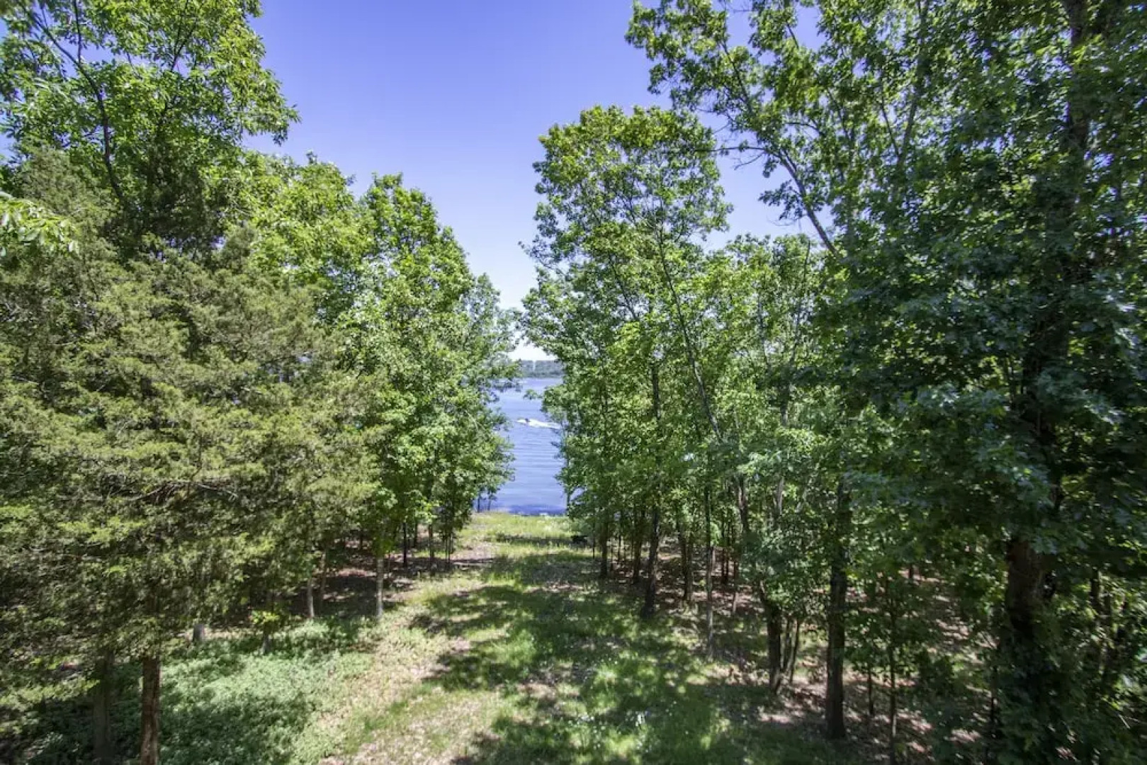 Happy Hideaway 4 Bedroom Home by RedAwning