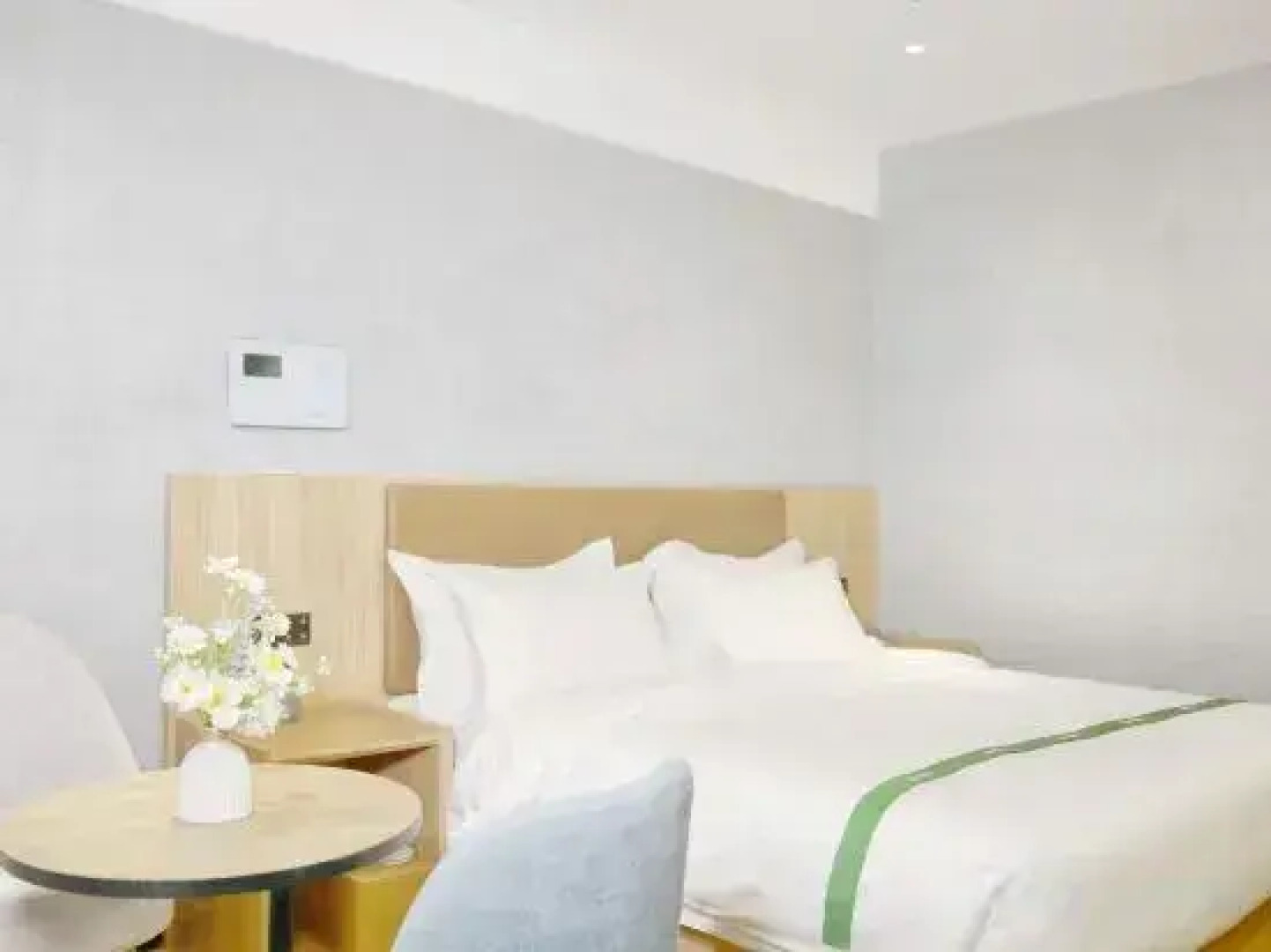 GreenTree Inn (Ganzi Litang 318 National Road Dongcheng Branch)