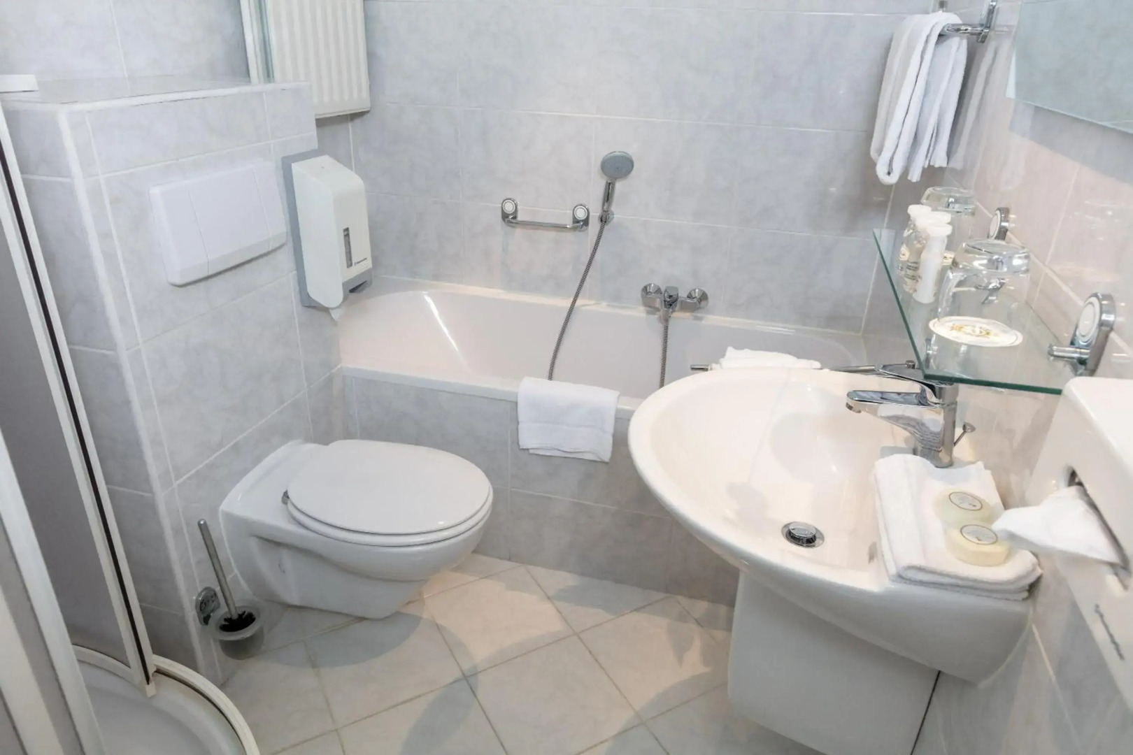 Landhuishotel & Restaurant De Bloemenbeek