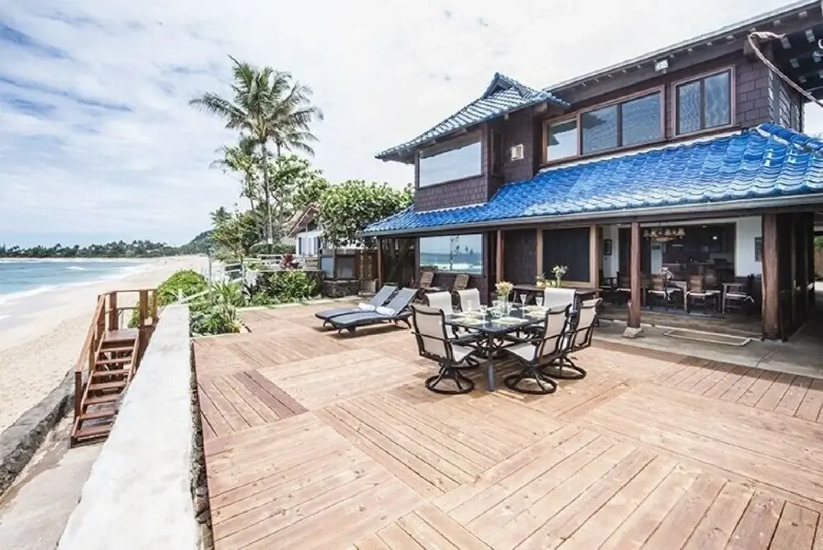 Blue Mahina At Sunset Beach 4 Bedroom Home by RedAwning