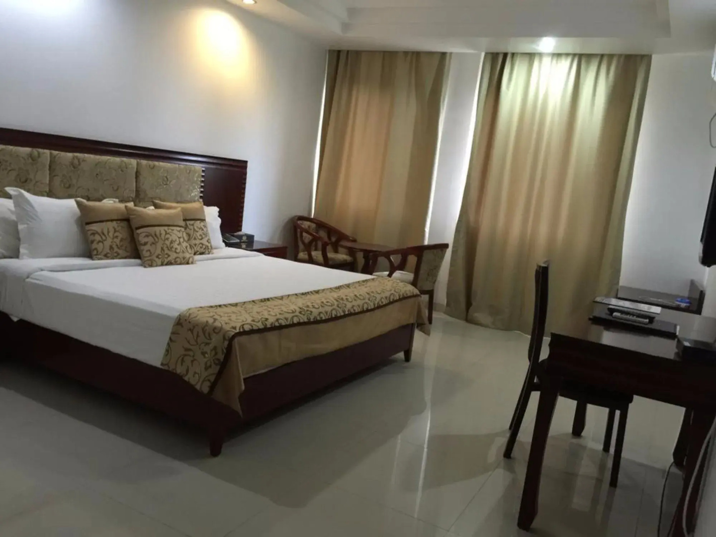 Emerald Hotel