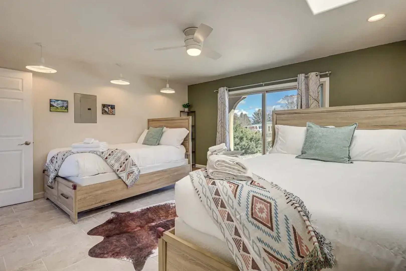 Taos Home w/ Private Hot Tub, Sauna & Gas Grill!