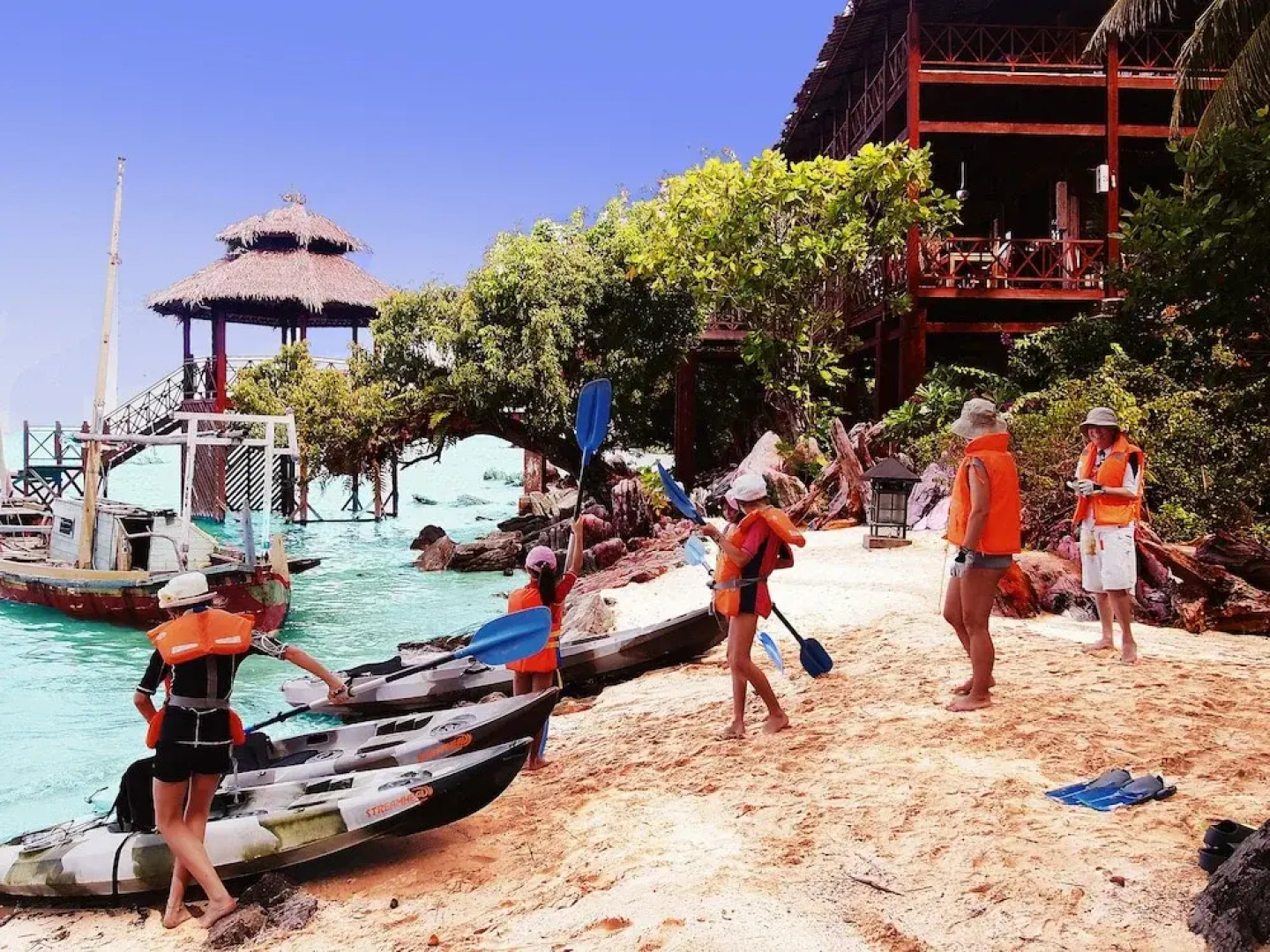 Breve Azurine Lagoon Retreat