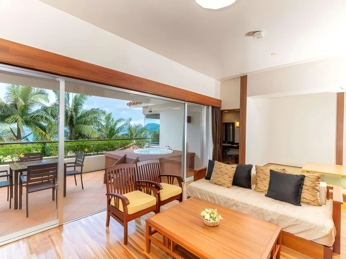 Kanucha Bay Hotels & Villas