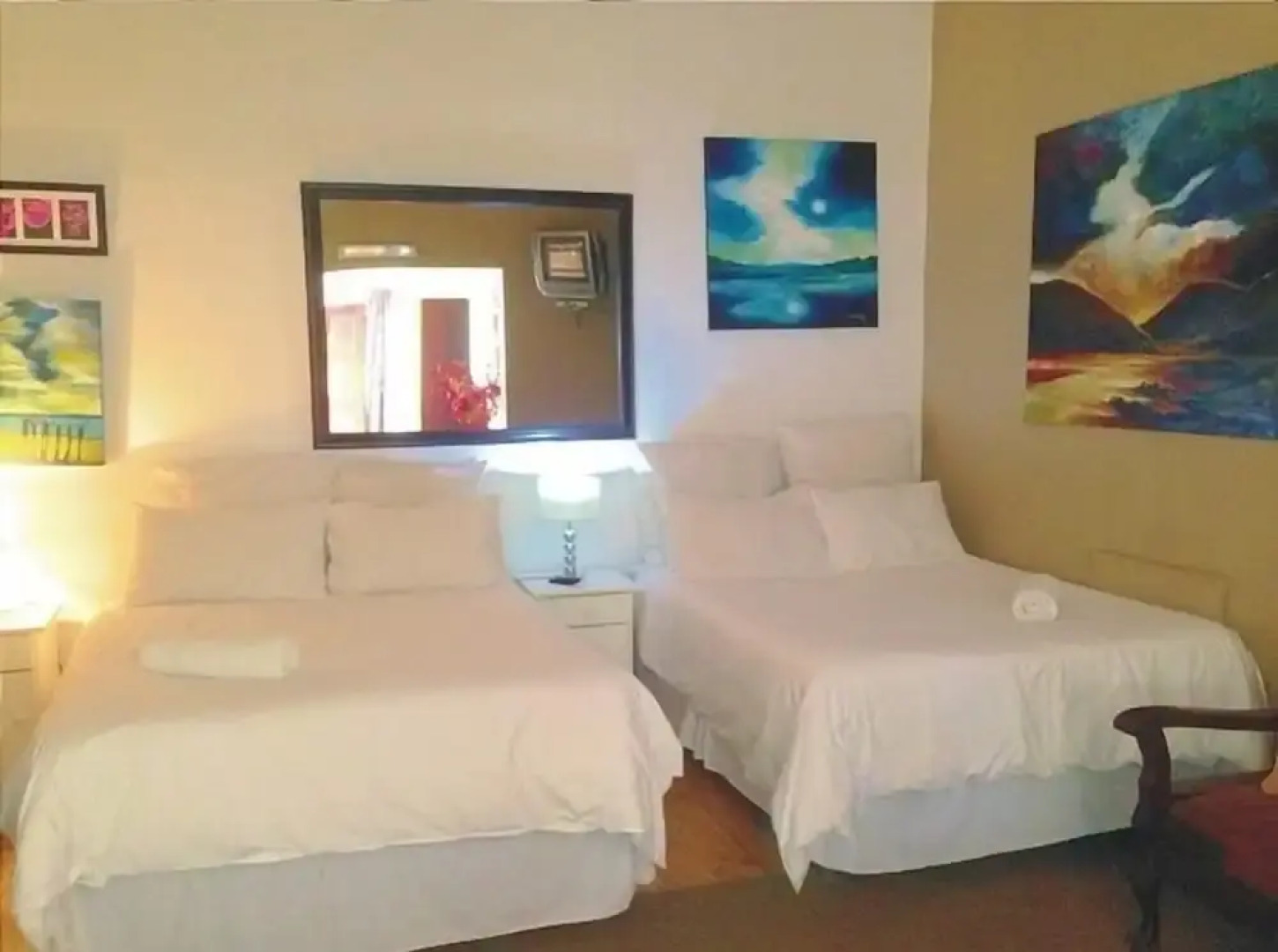 44 On Ennis Guest Lodge and Restaurant