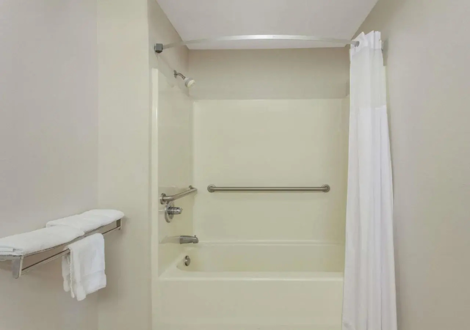 Quality Inn & Suites Decatur - Priceville I-65