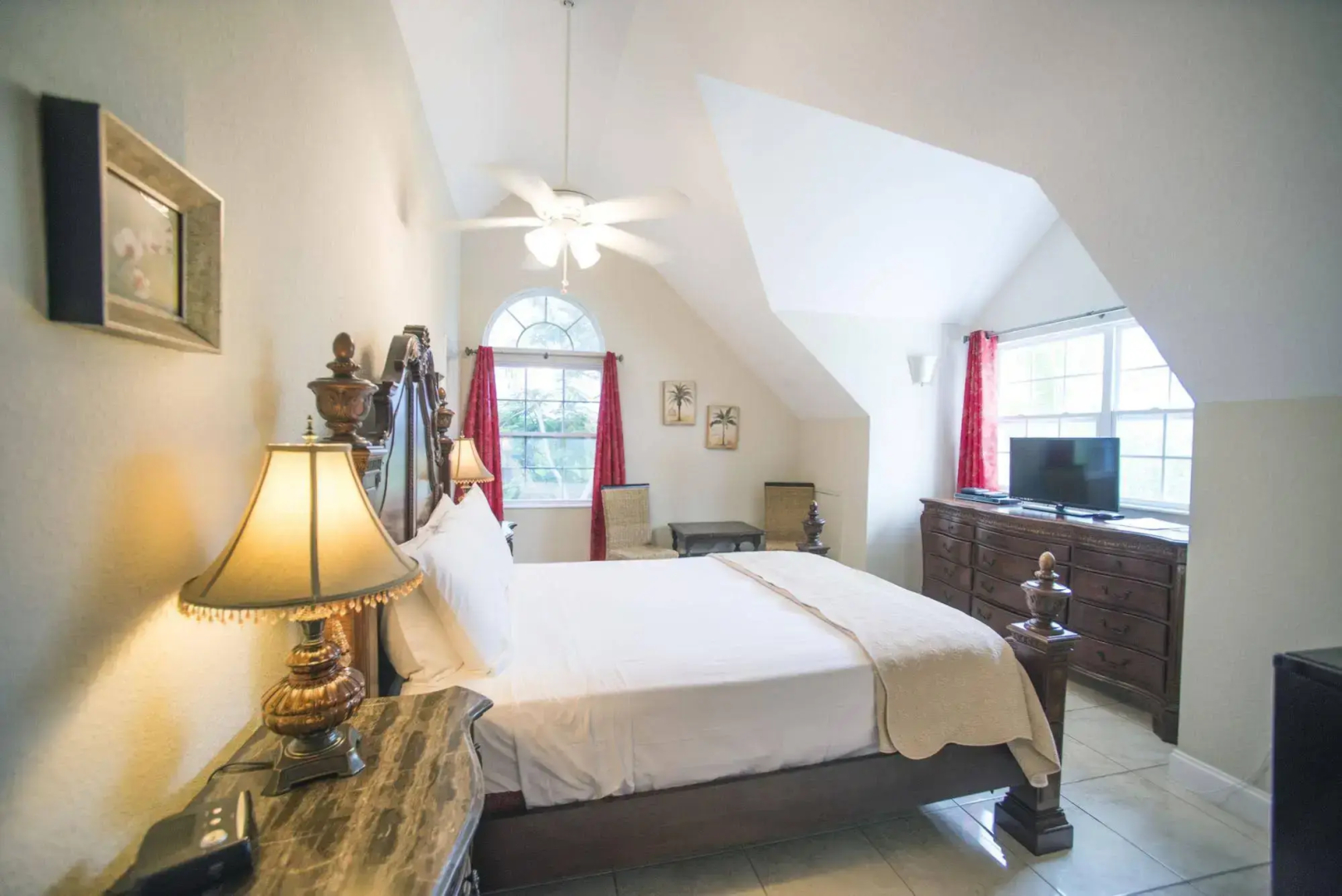Shangri-La Boutique Bed & Breakfast