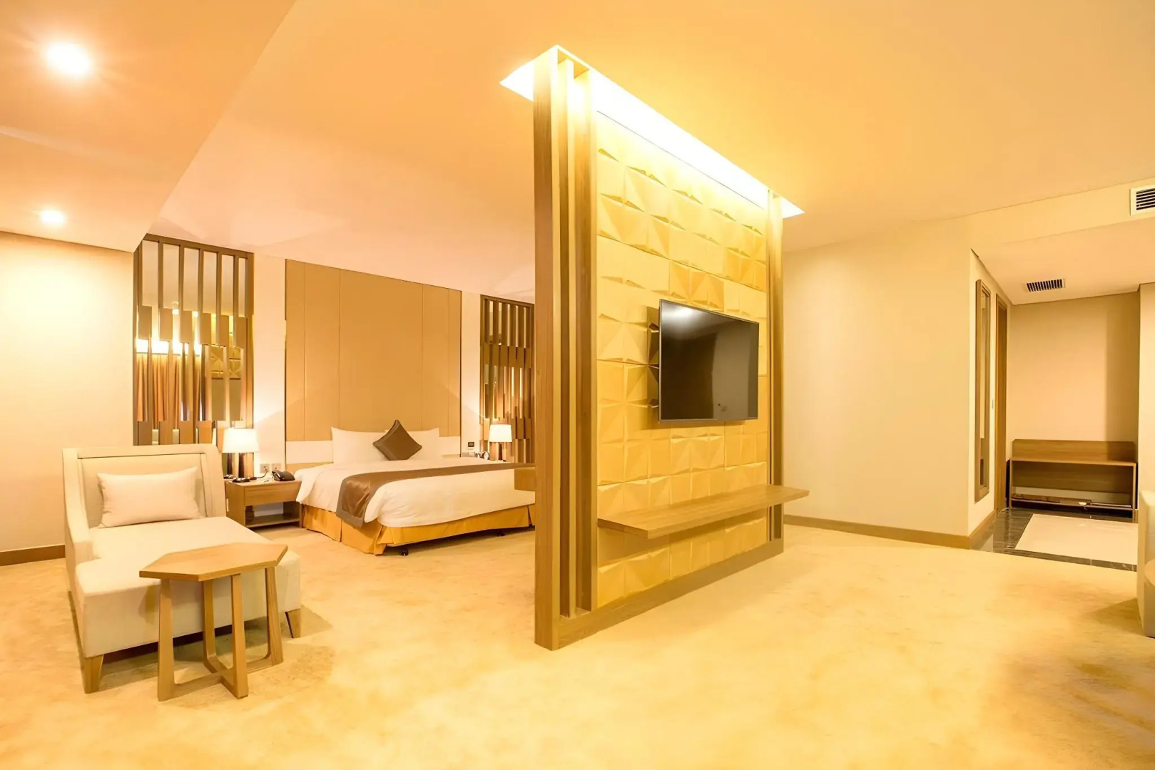 Muong Thanh Luxury Phu Tho Hotel