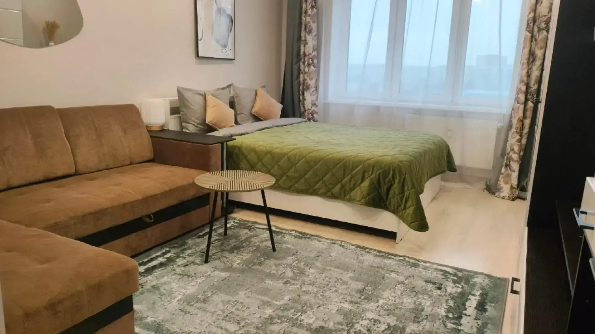 Апартаменты на улице Современников 11/6