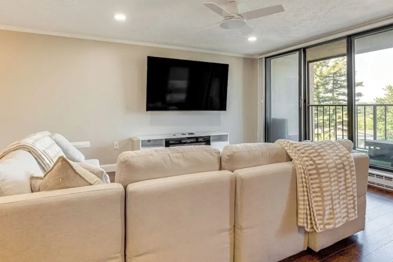 1 Mi to Millyard District: Unit w/ Furnished Porch