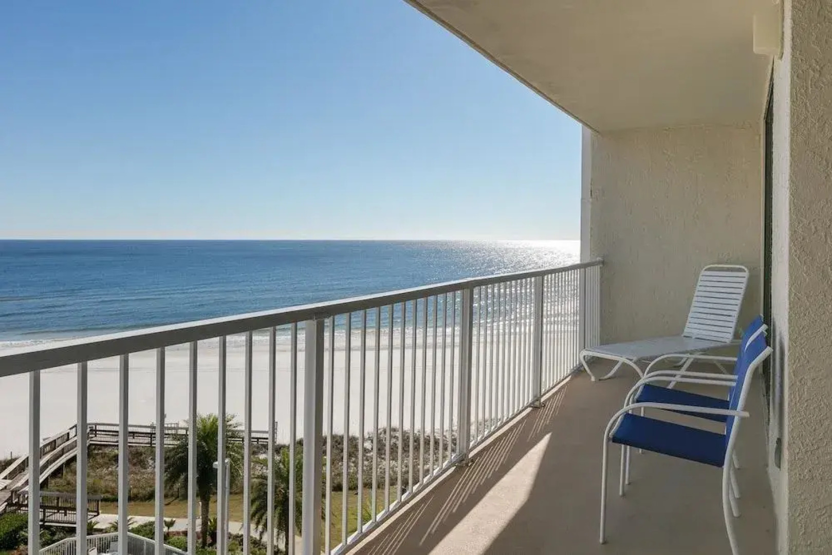 Seaside Beach and Raquet 4710