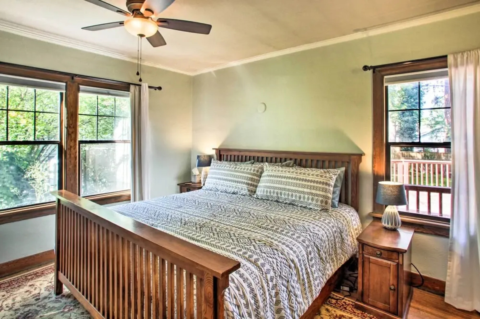 Peaceful Family Home w/ Deck: 3 Mi to Dtwn Spokane