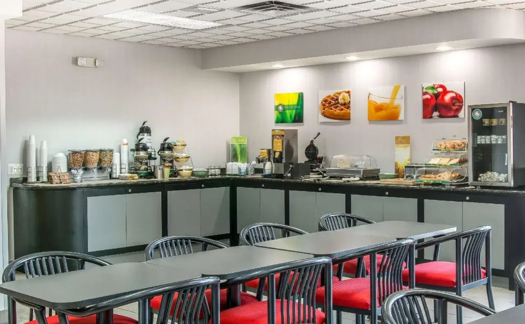 Quality Inn and Suites Livonia