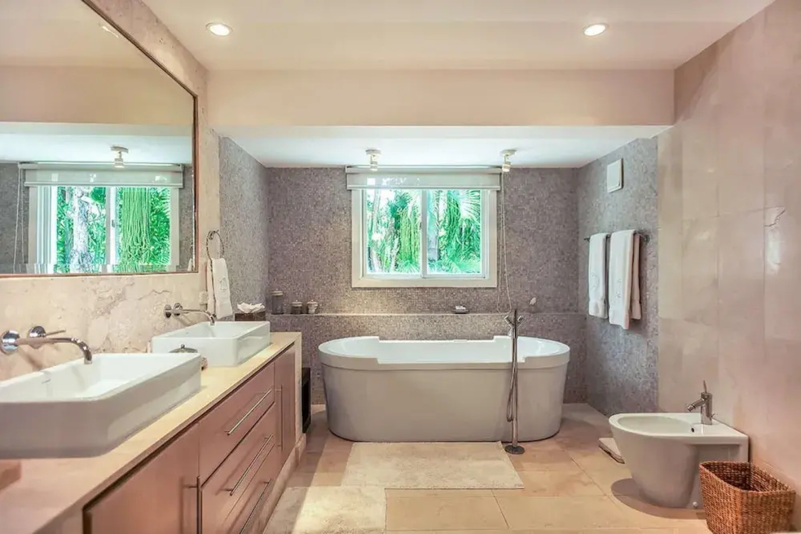 Dazzling and Luxury Eight BD Villa In Casa Da Campo