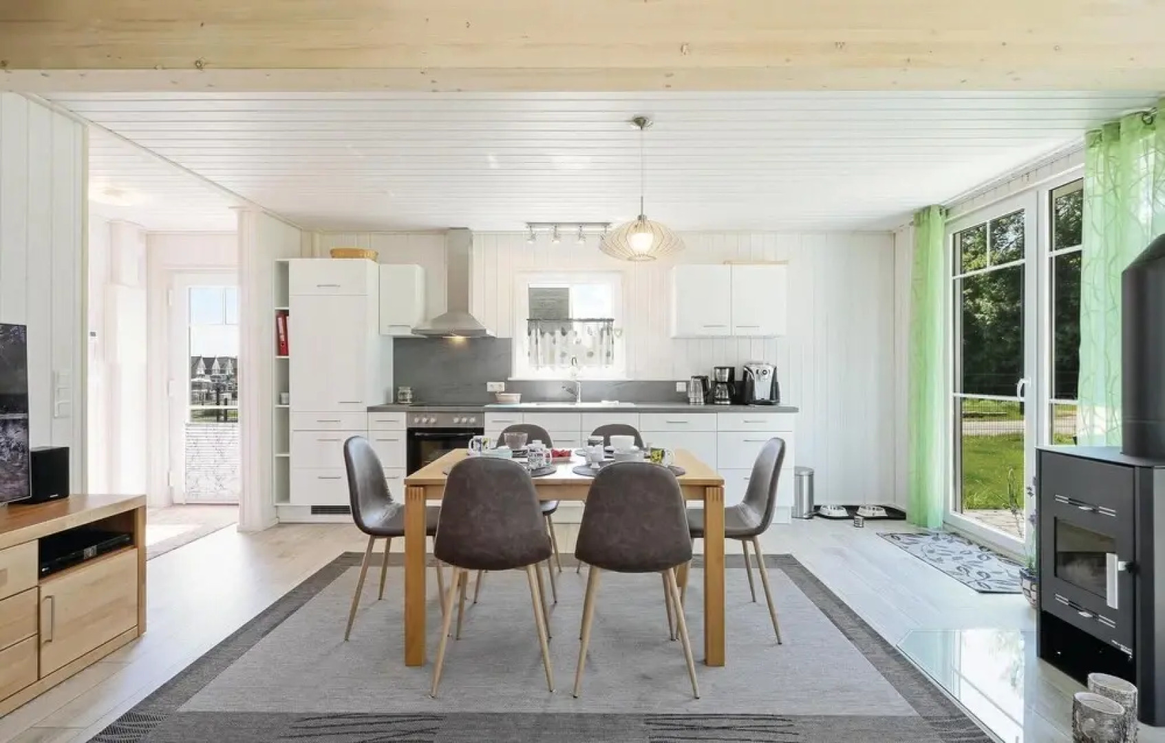 Awesome Home in Zerpenschleuse With 2 Bedrooms and Wifi