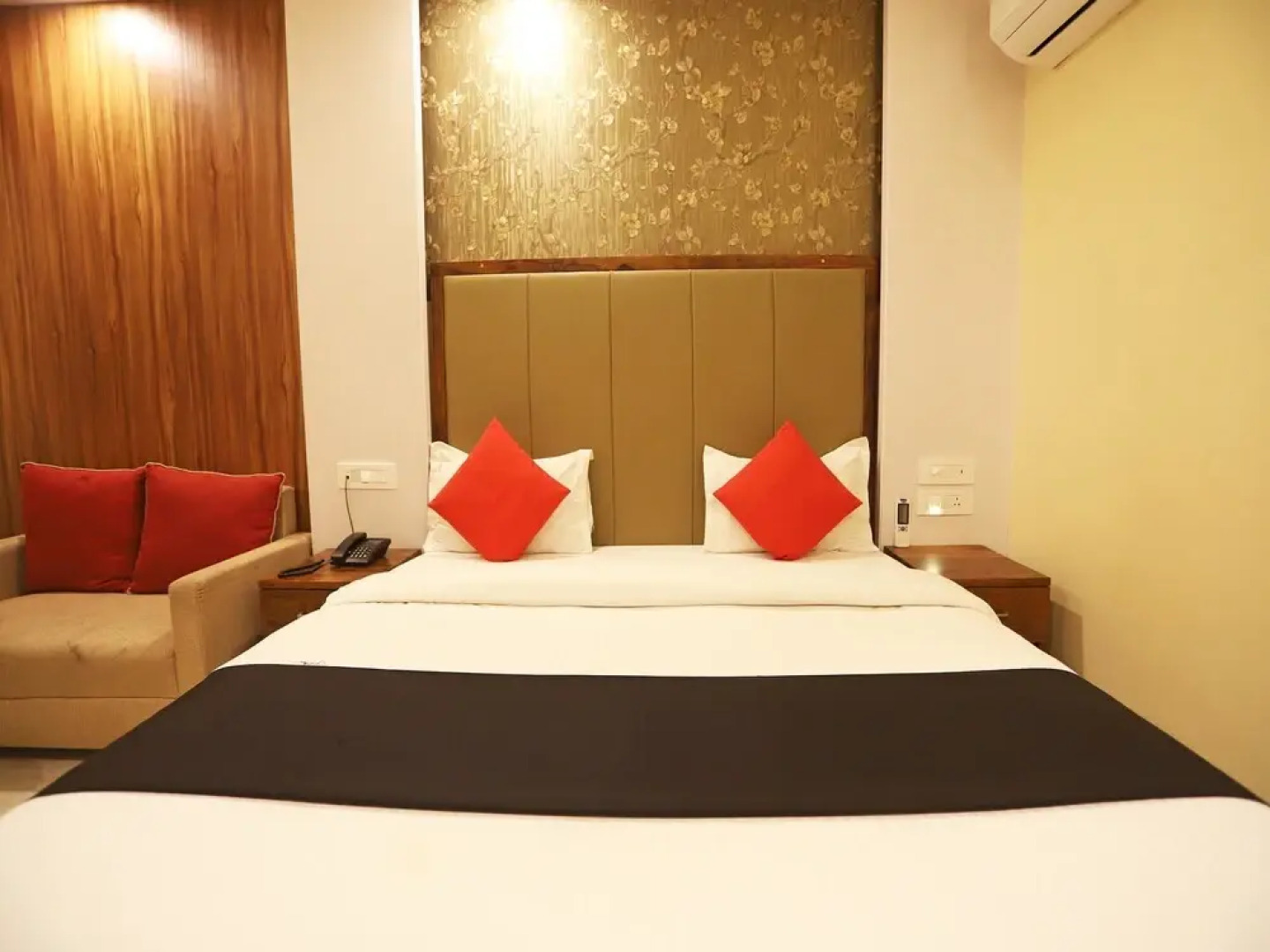 Capital O 43420 Hotel The Vedantasara