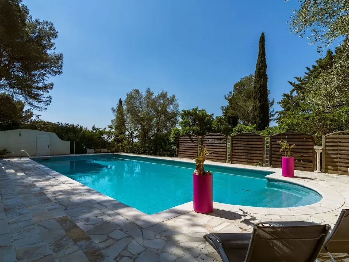 Spacious Villa in La Gaude With Swimming Pool