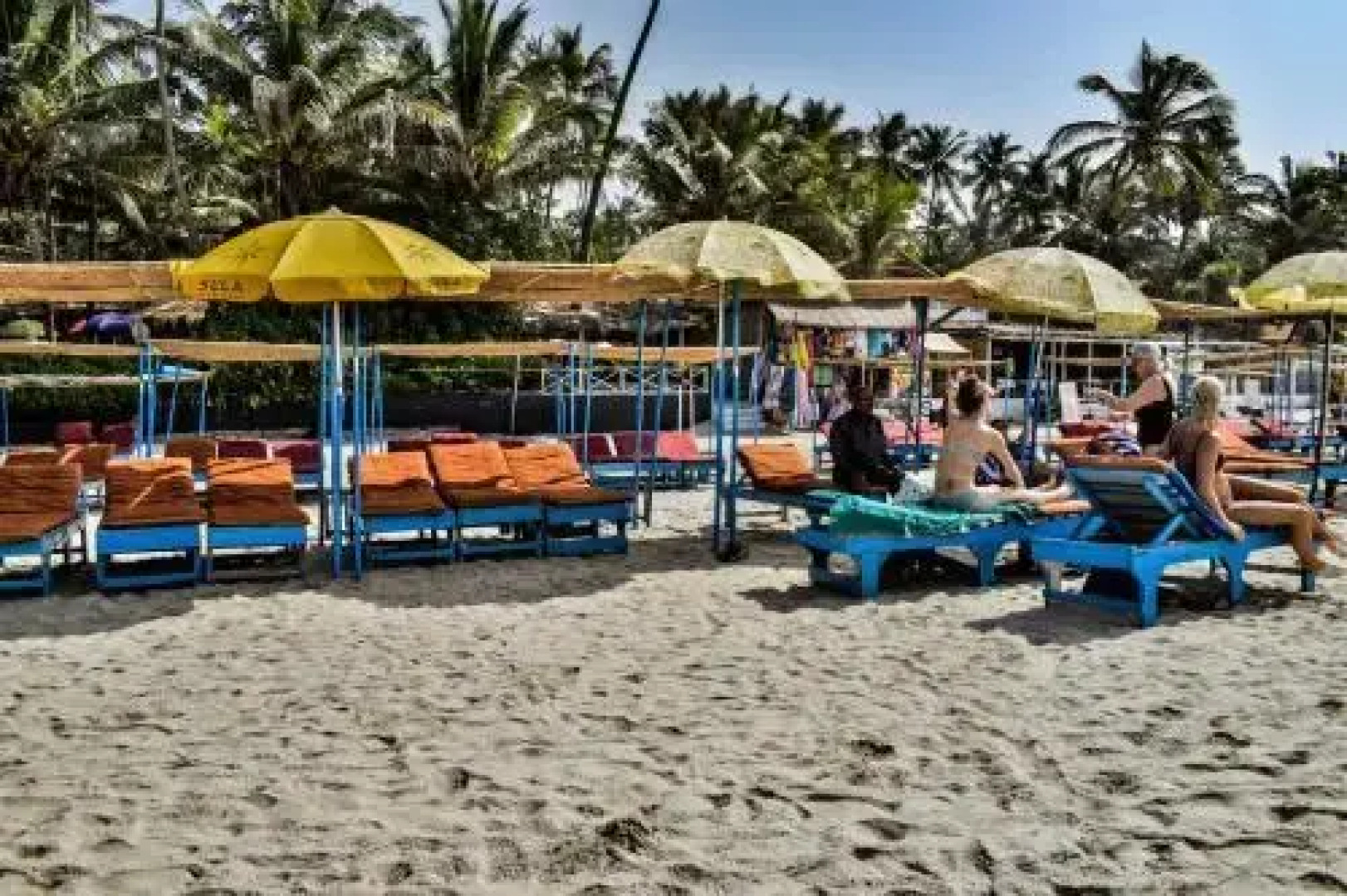 Xaviers Cafe & Beach Huts