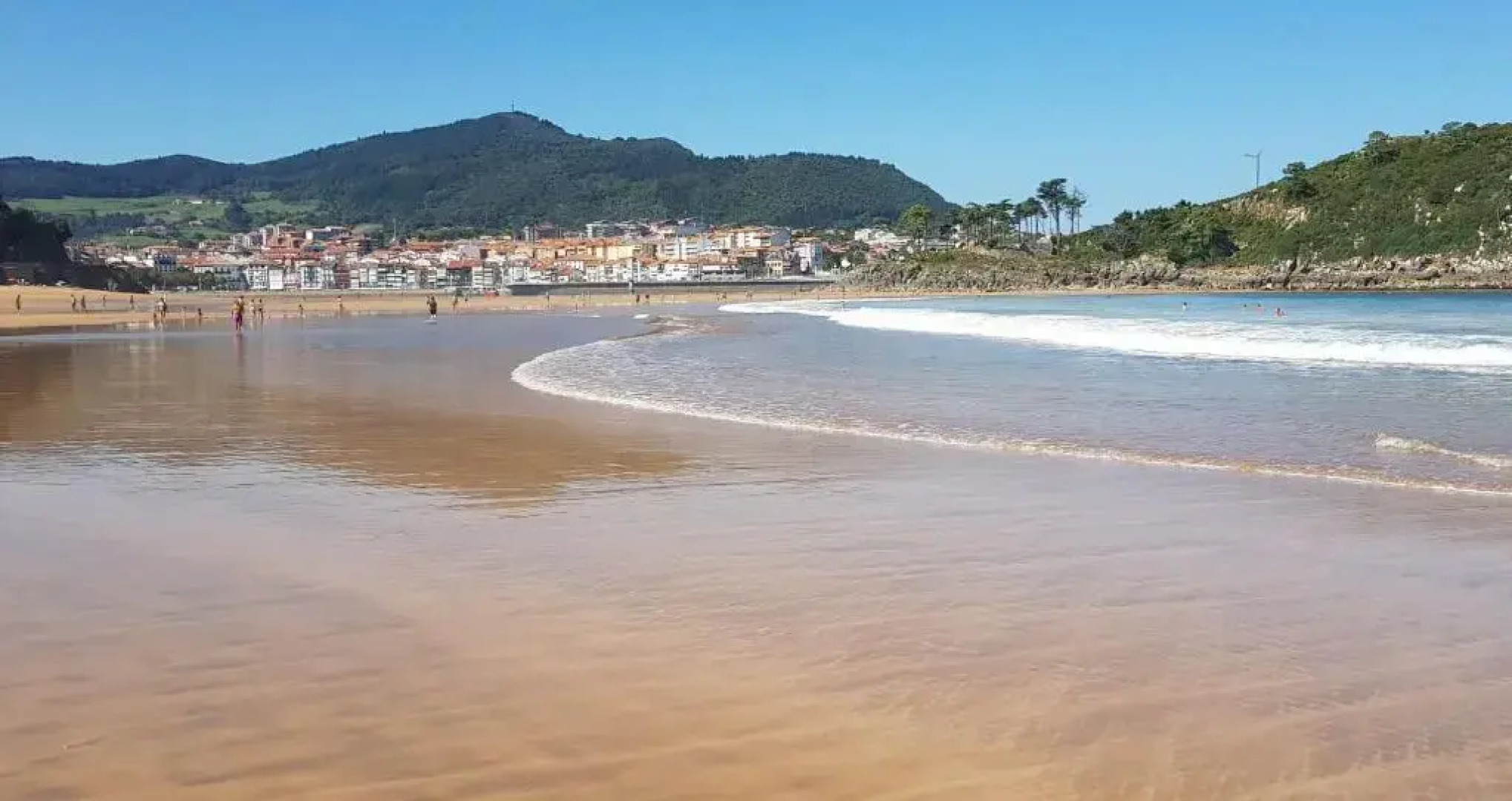 Sea Coast Lekeitio by HomeBilbao