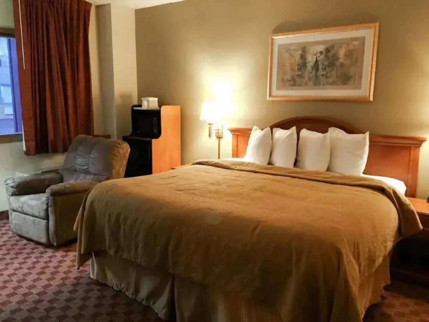 Badlands Inn & Suites