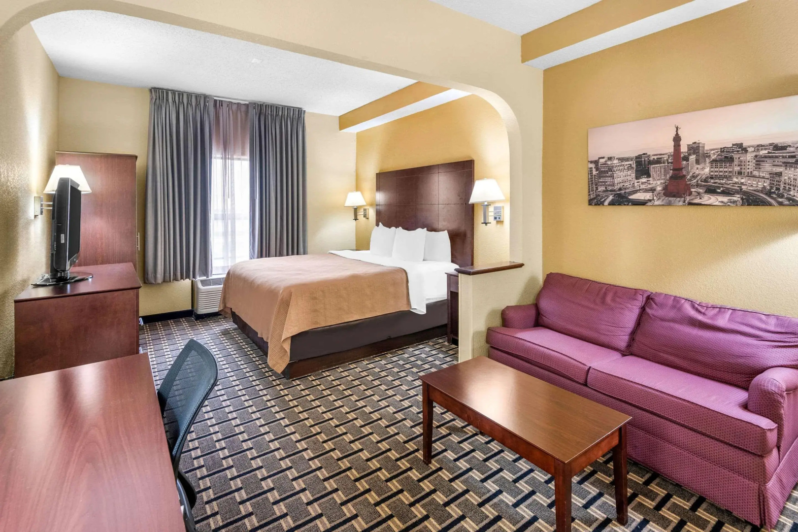Clarion Inn & Suites Indianapolis Northwest