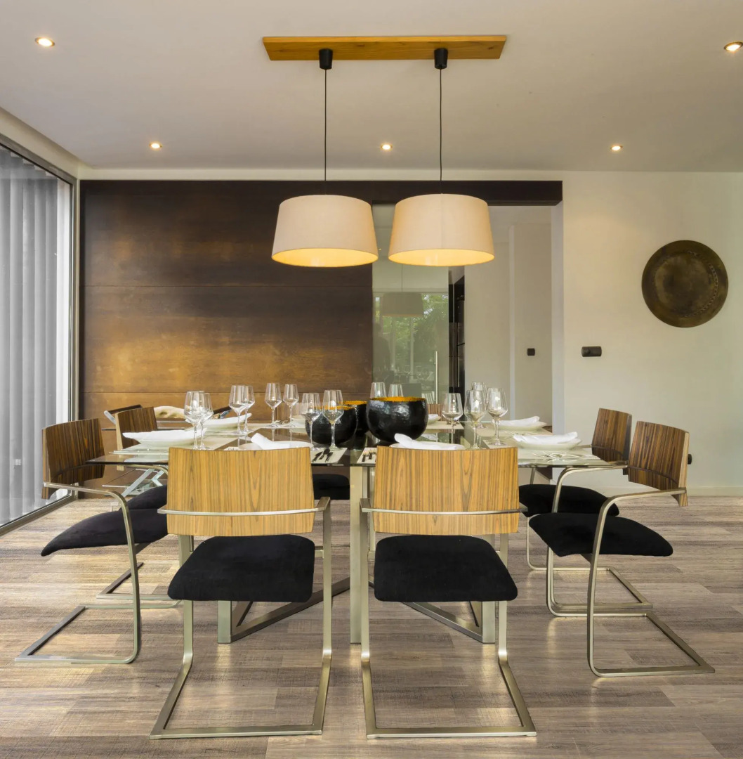 White Exclusive Suite & Villas