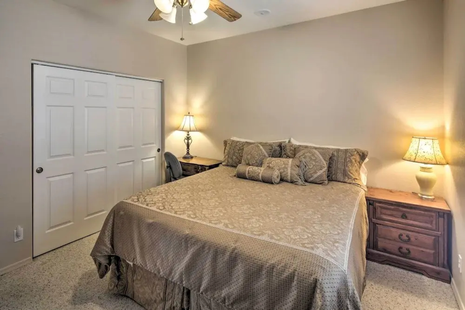 Pool & Yard: Pet-friendly Lake Havasu Home