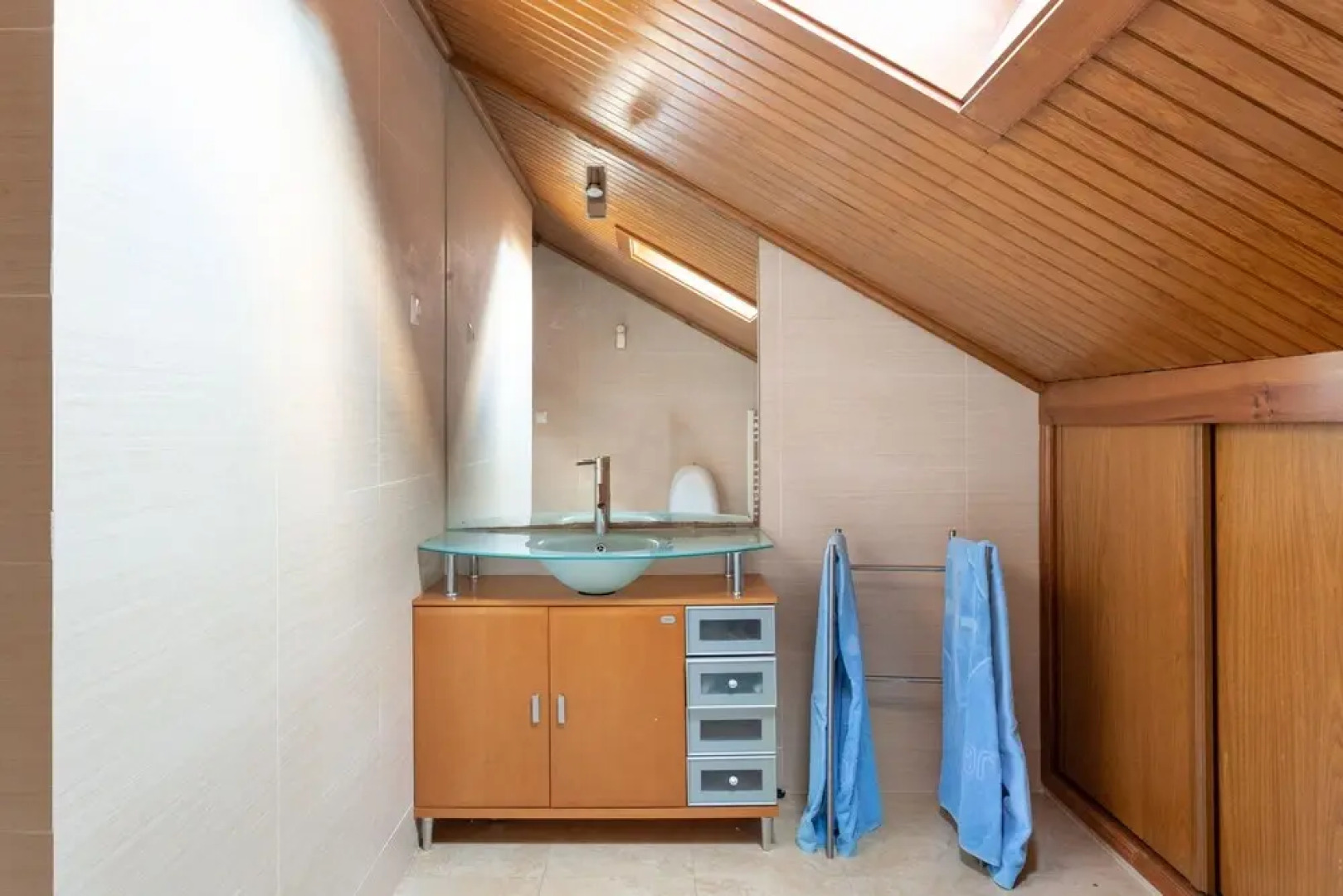 ALTIDO Stunning 4-BR house w/Private Yard in Estoril