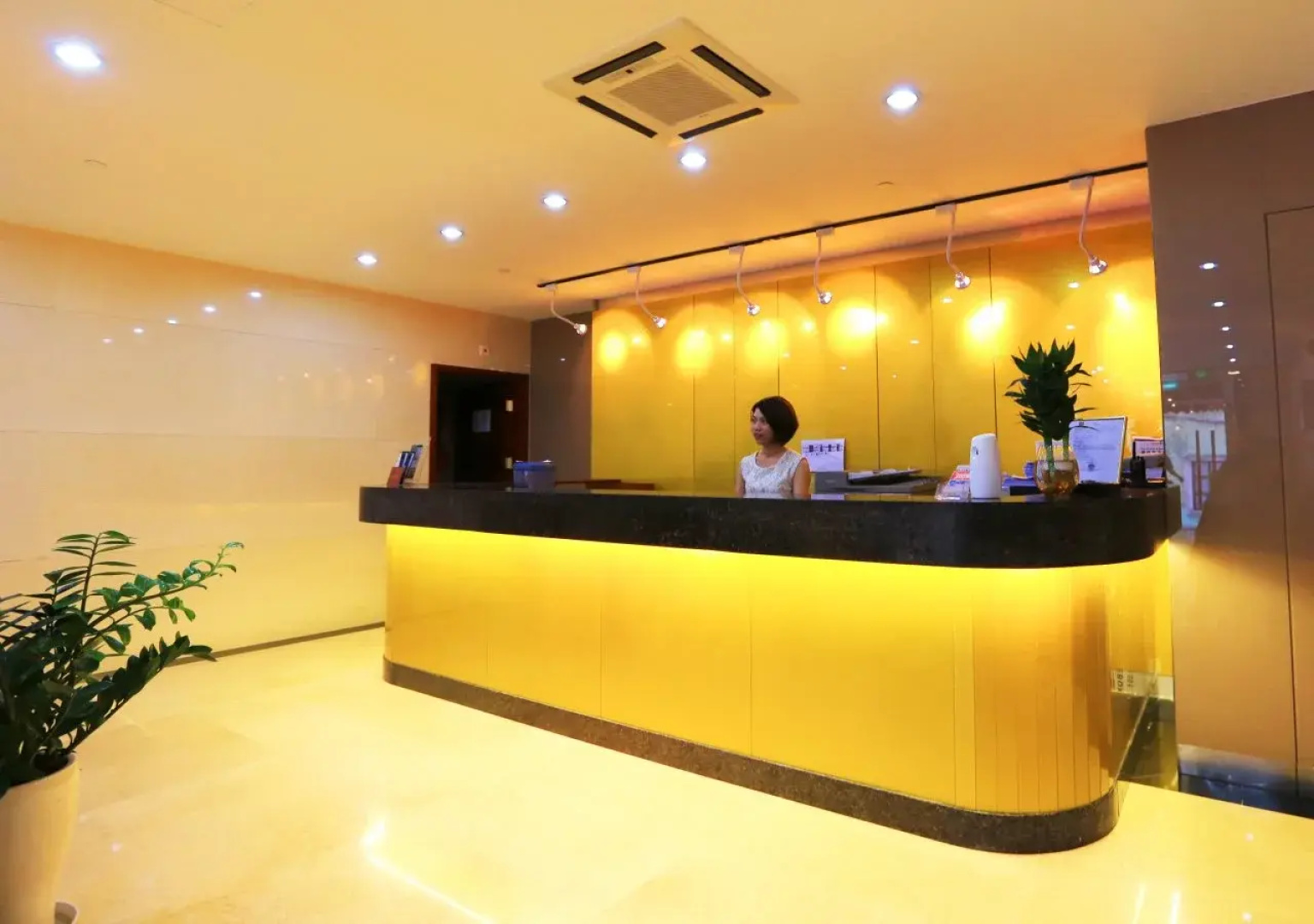 Towns Well Hotel