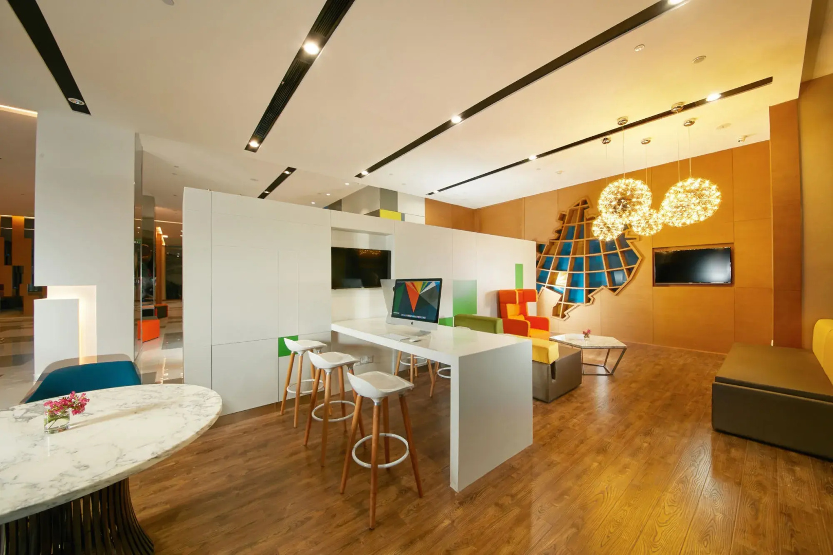 Holiday Inn Express Leshan City Square by IHG