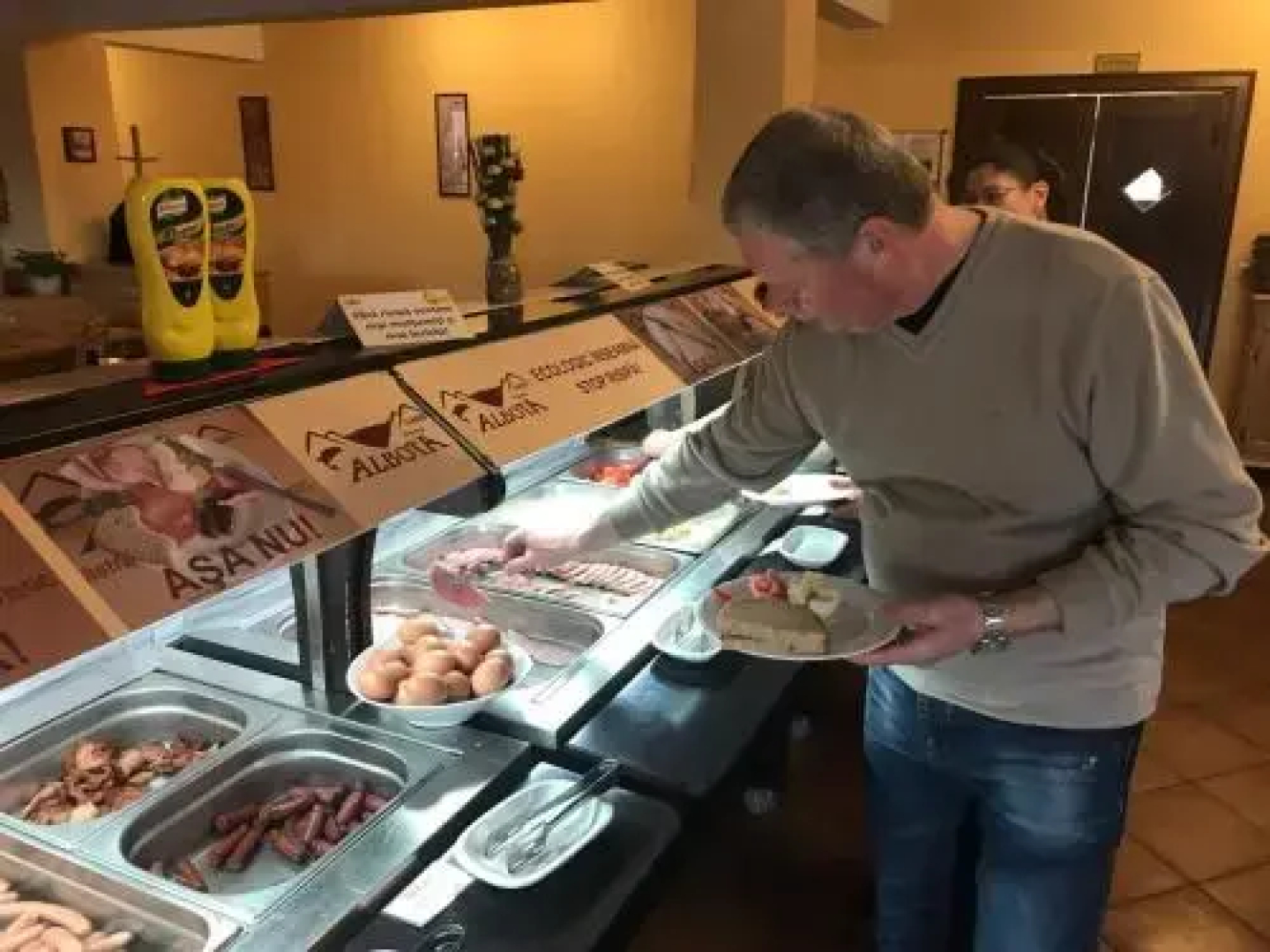 Complex Pastravaria Albota