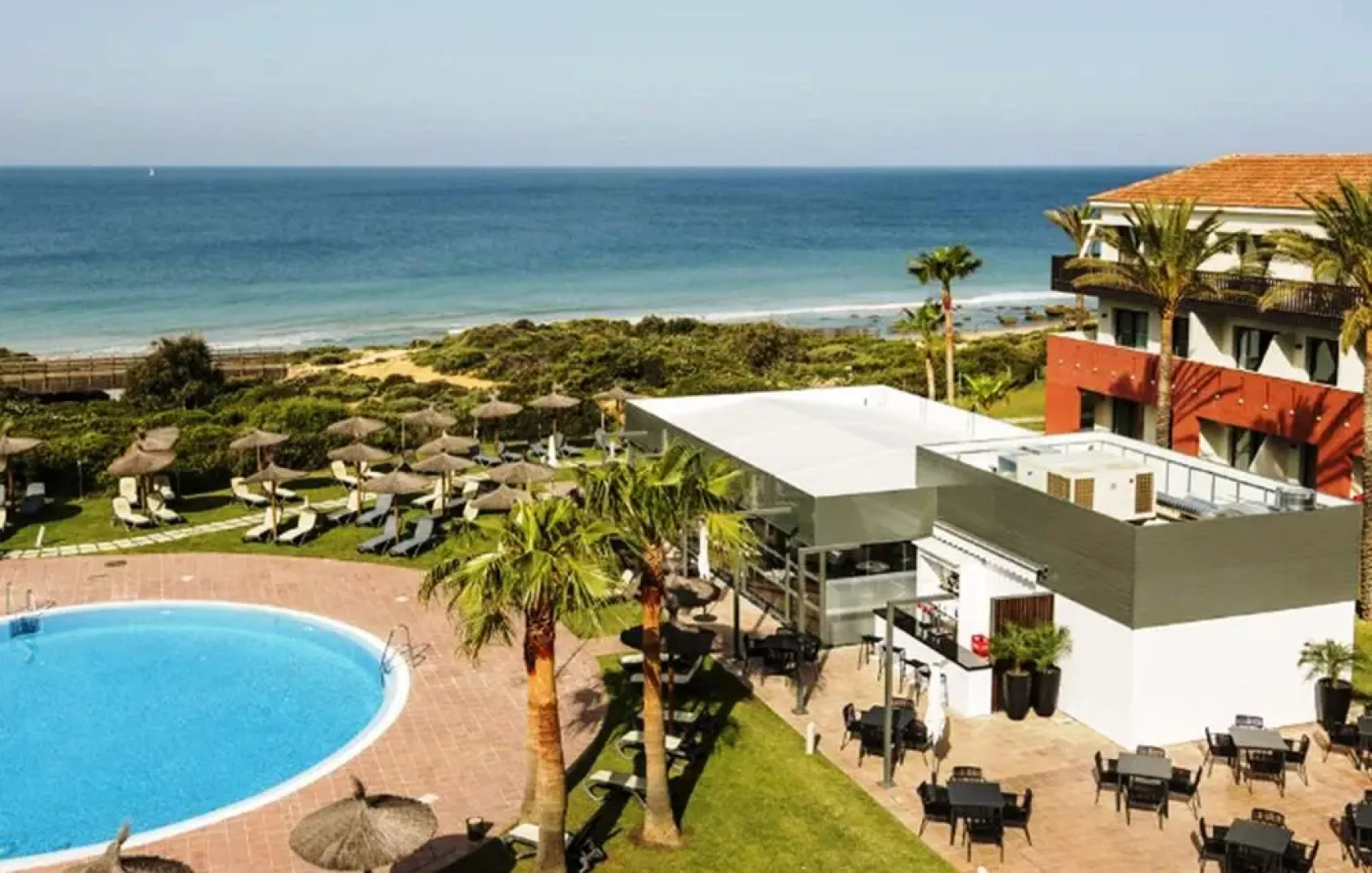 Lofts a pie de playa con piscina comunitaria