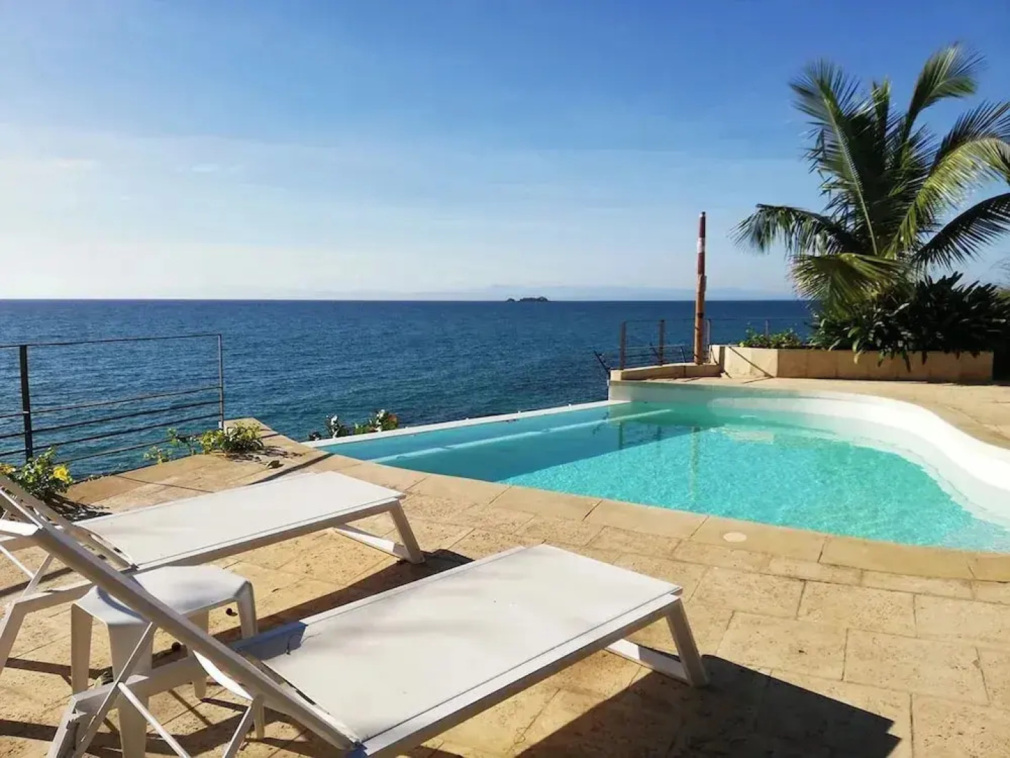 Flamingo Beach Hotel