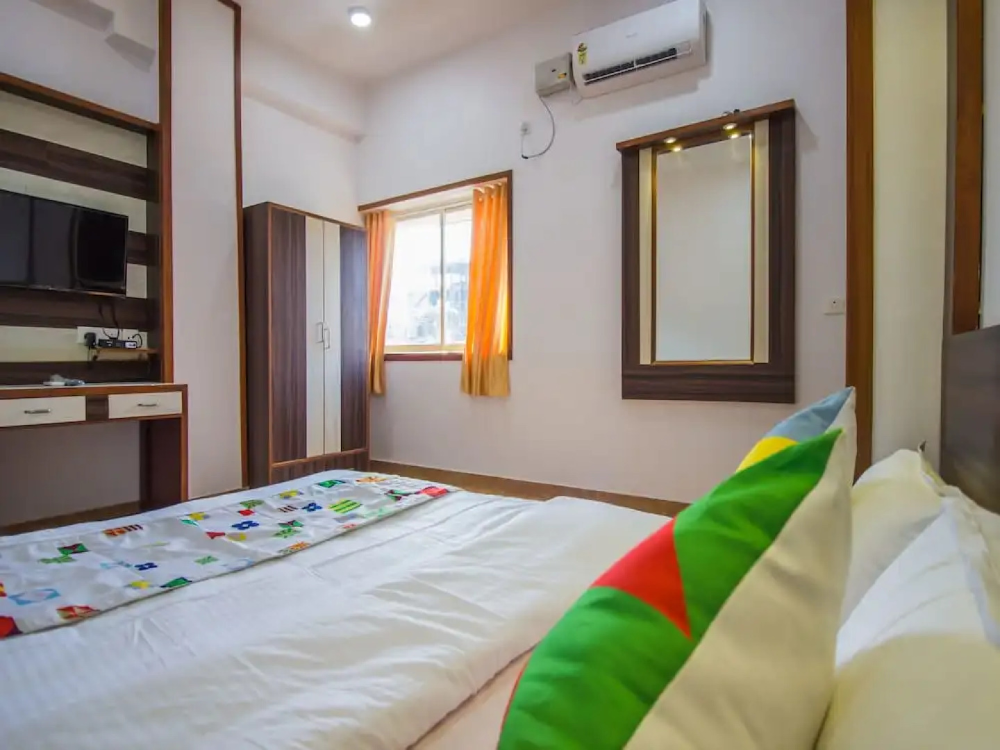 OYO 15125 Home Modern Studio Near Mall De Goa