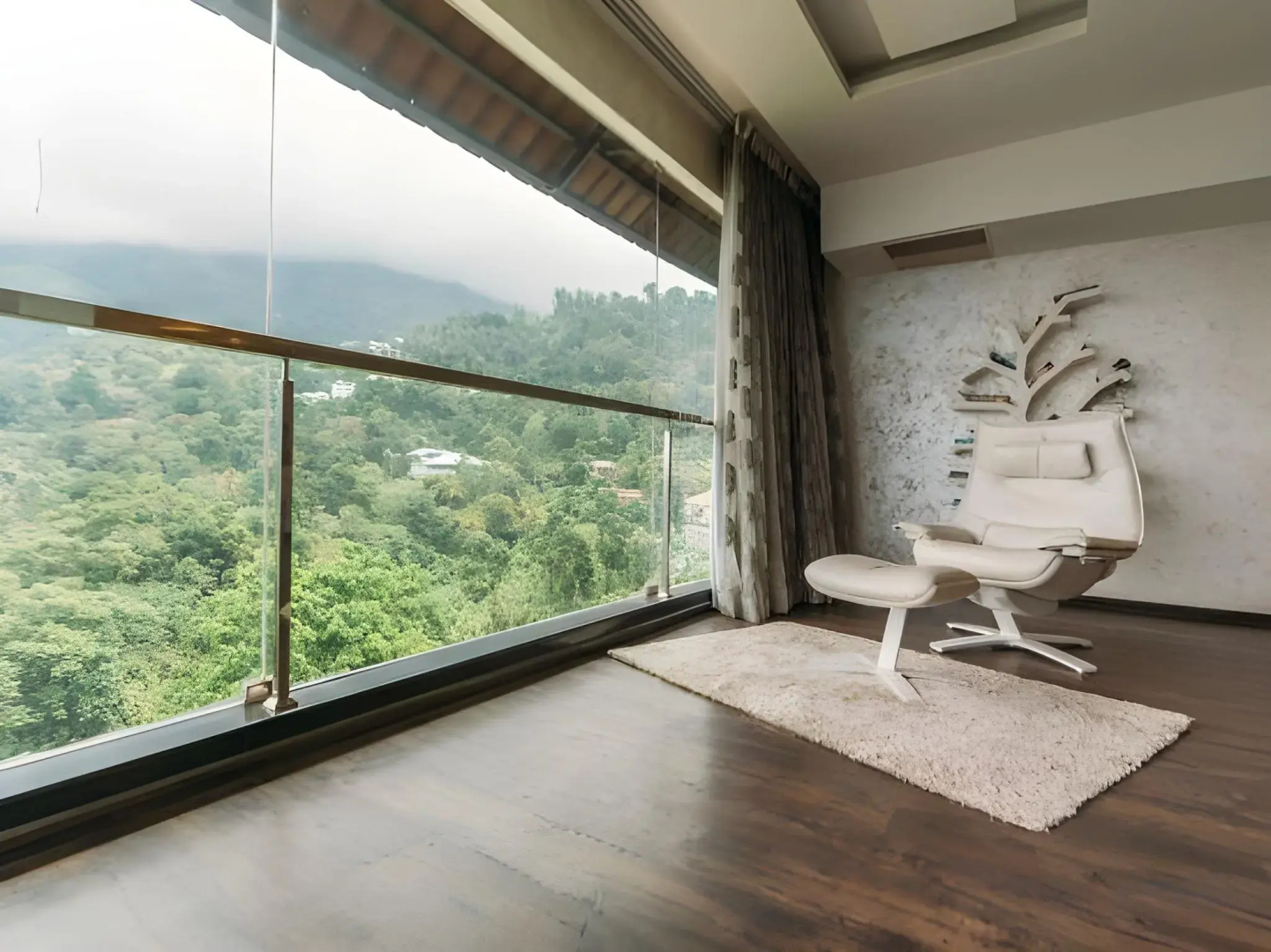 The Panoramic Getaway