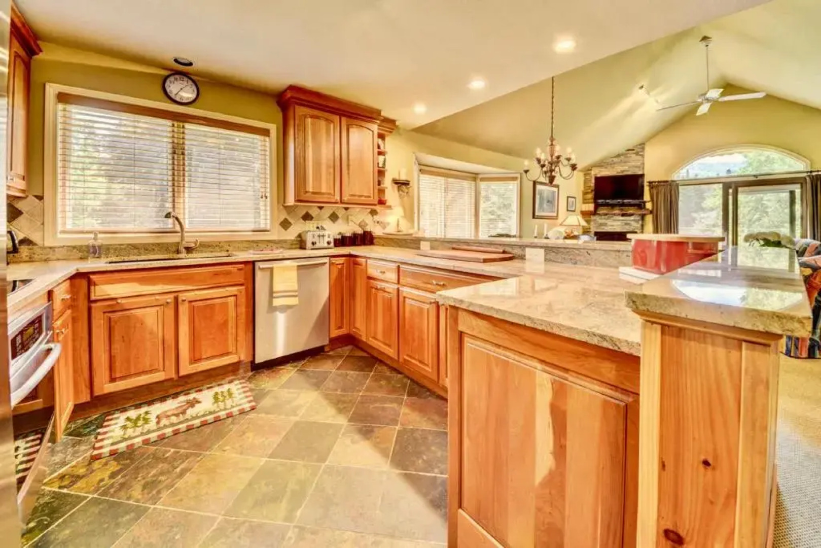 F8 Luxurious Mt Washington Hotel Golf Course Home Wifi Cable Air Conditioning