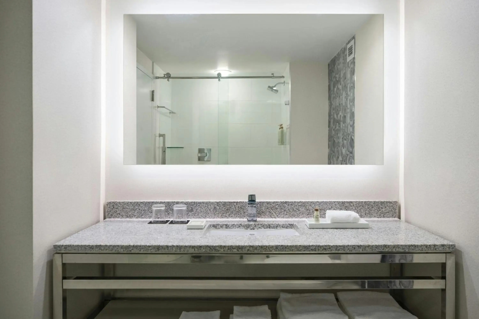 Renaissance Meadowlands Hotel