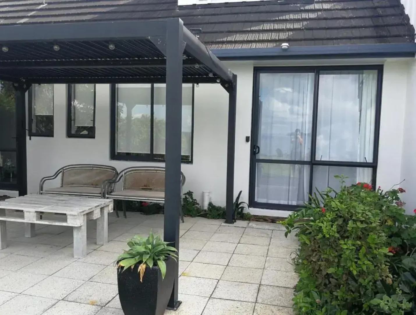 Kakariki Rooms, Kotare House