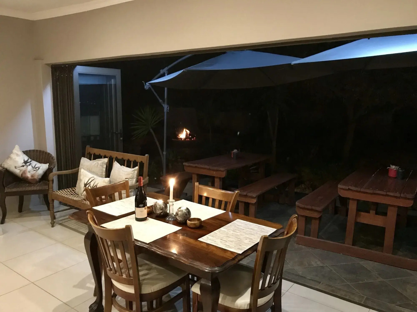 Aerotropolis Guest Lodge