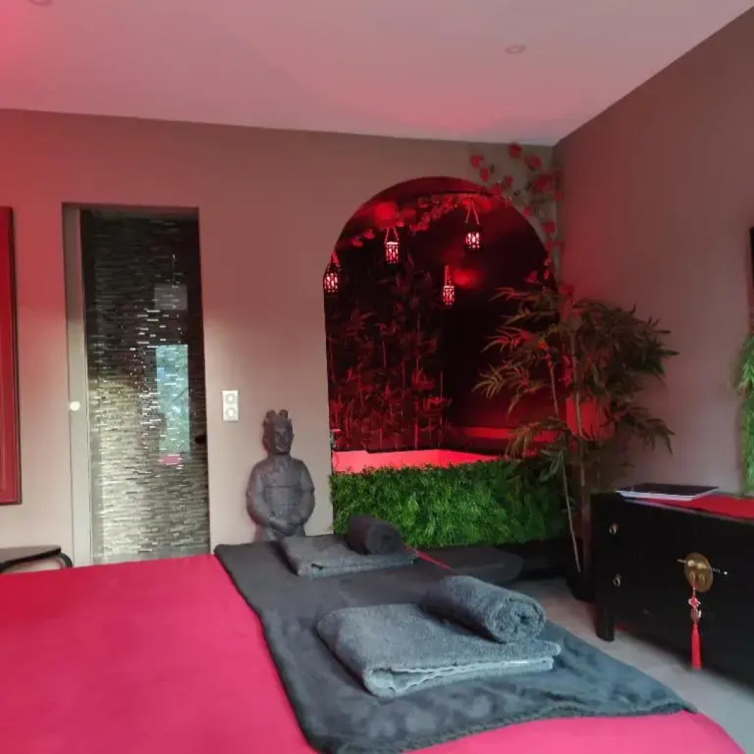 SAKURA Chambre jacuzzi charme romantique terrasse privée 300m plage et restaurants La Croix Valmer - Golfe Saint Tropez